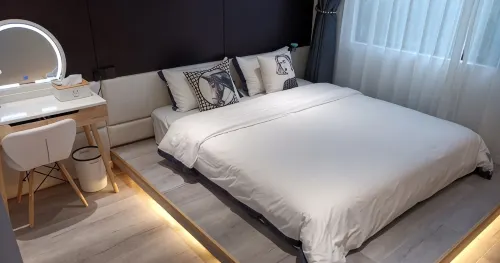 Xiaogan Qingkongshu Themed Homestay