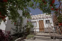Hostal Al Yaras - parking