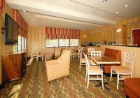 Comfort Suites Columbia Northeast - Fort Jackson - parking