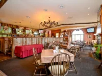 Super 8 by Wyndham Gananoque        Country Squire Resort Hotels in Gananoque