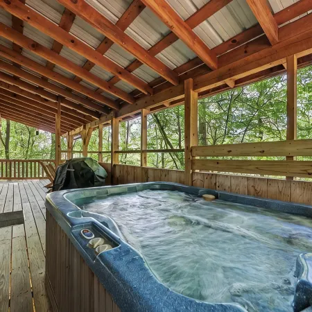 Matthew11:28~4 MIL Pkwy-Dwntwn Pigfrge Hot Tub, Wifi-Gas Fireplace-No Extra Fees