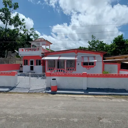 Family Reunions Holiday 4 Bedrooms, 5 Beds Rentals in St Thomas,jamaica