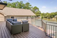 Spacious Lake Hamilton House with Pool and Hot Tub! - Homestays