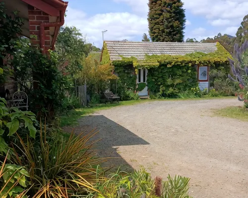 Romantic Farmlet Escape - Mini Goats & Firepit Hotels in Penguin