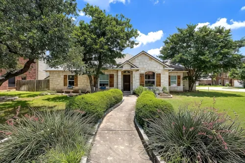 Charming 3-bedroom house in Round Rock with nice neighborhood - Bungalows
