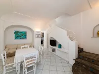 幻想之家套房 Cava dell'Isola Beach附近的飯店