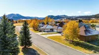 Manifest Mountains 3-bedroom 2-bathroom retreat in Red Lodge, Montana - 4-Star
