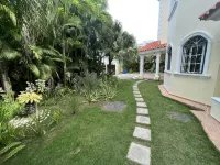 A beautiful property with enough space for you and yours - Homestays