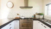 LUXURY IN THE HEART OF ORANGE. 1 MINUTE WALK TO BEST CAFES AND RESTAURANTS