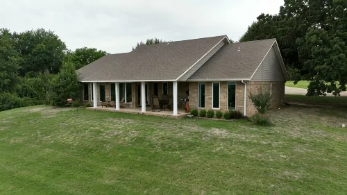 Minutes from Marina Del Rey and Boat Ramps at Soldier Creek on Lake Texoma. - 4-Star