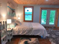 LAKE FRONT home at Lake Chickamauga FAMOUS for LARGEMOUTH BASS FISHING!