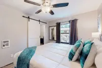 Cozy 2-bedroom condo 2/2 just blocks from base-with W/D and wifi - Wi-Fi