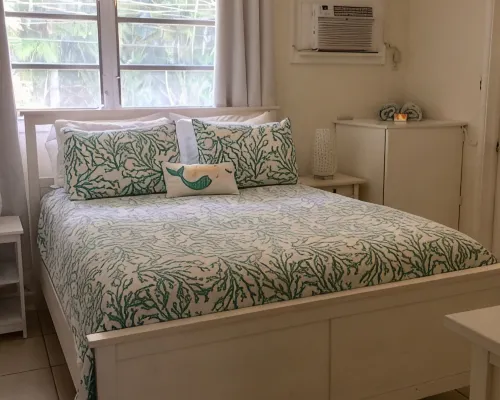 Gorgeous Beachy Chic Condo in Key Biscayne, FL Hotels in Key Biscayne