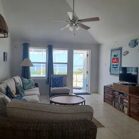 Beautiful Ocean Front Sea Lodge in Cayman Kai