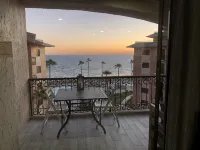 FULLY BEACHFRONT CONDO WITH AMAZING OCEAN VIEWS - Wifi