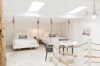 Experience this amazing Mt Adams home where celebrities stay - Balcony