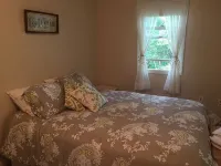Cozy lake house minutes to Craigville Beach