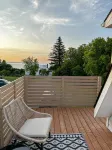 Zenora condo near the sea
