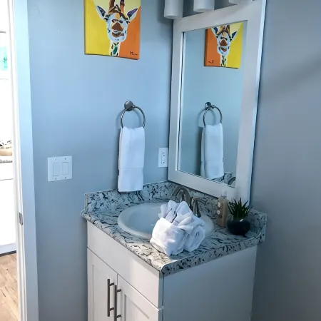 Modern Tiny House in Apple Orchard w/Mountain View! Between Zion and Bryce