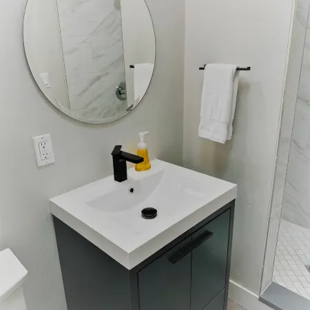 Outlaw Inn Unit 1. Modern, newly remodeled unit. Steps from Main Street!