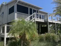 Beautiful Bokeelia!!!! Fishing dream! Bring your boat and your dog Hotels in Bokeelia