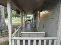 Charming 2-bedroom fishing cabin located near Lake Sam Rayburn