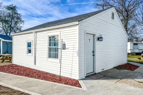Tiny Excursion Cabin 1 - Superior Snug