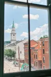 The Reserve - Heart of OTR 2 Bed Suite w/Views.