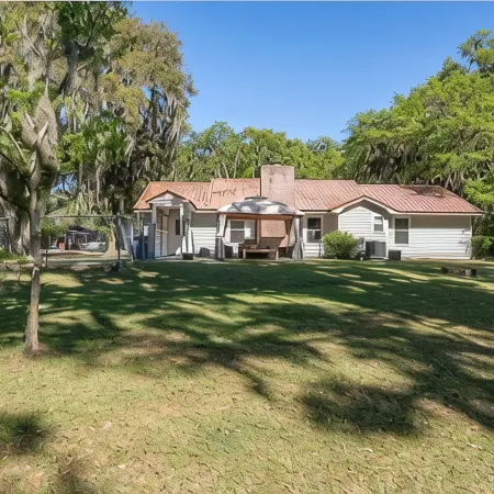 Peaceful Beaufort Single Story Ranch w/ Pond View - 3Br/2BA/8 Beds. Sleeps Many!