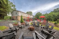 Sleeps 30! Themed Home w/ Pool, Hot Tub, Pond, Pickleball, Putt Putt, Arcades - 4-Star