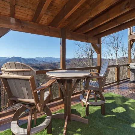 Newly Renovated! Romantic / Views / Indoor Heated Saltwater Pool / Massage Chair