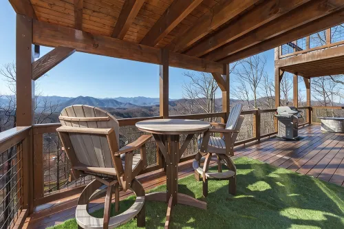 Newly Renovated! Romantic / Views / Indoor Heated Saltwater Pool / Massage Chair