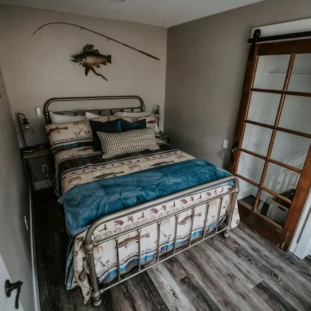 Salmon Gathering Place Sleeps 35 + Perfect for Reunions.Retreats.Events