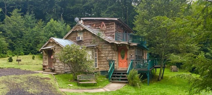 Enchanted Cottage In Ashe County Hotels in Ashe County