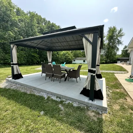 Beautifully remodeled duplex near the ARK encounter. This listing is for 1 side.