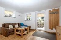 Alpen-hostel Talstation 4, Buxacher Straße 23 mit Motorradvermietung - Homestays