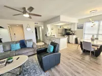 Lake life 1-bedroom,1-bath condo in peaceful Garland TX - 4-Star
