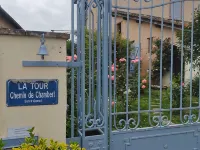 Maisonnette Ideally Located at the Foot of the Napoleon Bridge Hotels in Moissac