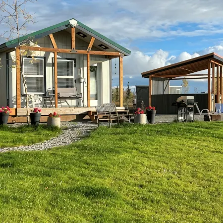 Lakeside Cabin 2 w/Hot Tub, Sauna & Watercraft Rentals