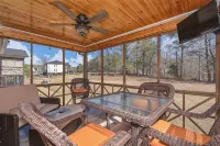 Luxury Lake Martin Condo - Homestays