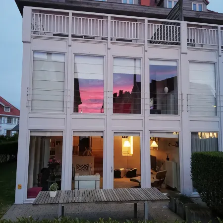 Modern duplex apartment, ground floor with garden within walking distance of the sea