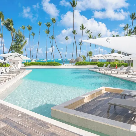 Charming & Relaxing Pool View Apartment at Playa Coral / Beach Access & Balcony