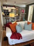 Downtown Savannah Carriage House near Forsyth Park - Condos