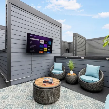 Contemporary-3 Bedroom-Rooftop in the Heart of Downtown Conroe