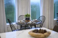 New!Pine Cone Cabin-Charming LUXURY1BedCabin that sleeps 4 surrounded by Pines - Chalets