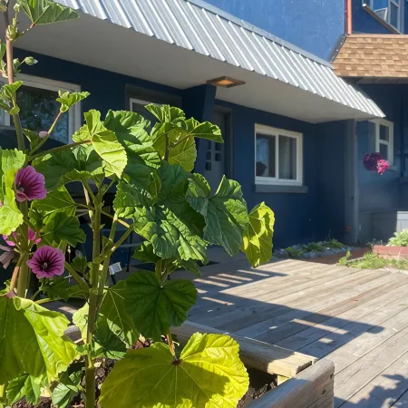 Cozy Bayfield Retreat • Pool & Hot Tub • 15min to Grand Bend • Lake Huron Nearby