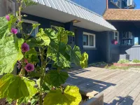 Cozy Bayfield Retreat • Pool & Hot Tub • 15min to Grand Bend • Lake Huron Nearby - Pools