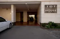 Toot House Furnished Residential Units, Al Qayyim