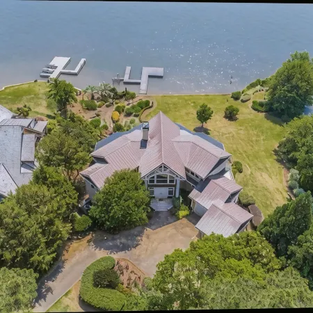 Waterfront Lake Oconee Home - Beautiful Home with Gorgeous Views, 2 Kayaks