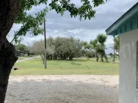 Cute little house within walking distance to food and the beach Hotels in Port O'Connor